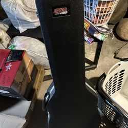 Gator Hard She’ll Guitar Case