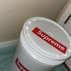 Supreme Bucket 