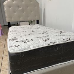 Cama en excelente estado Con Colchón 