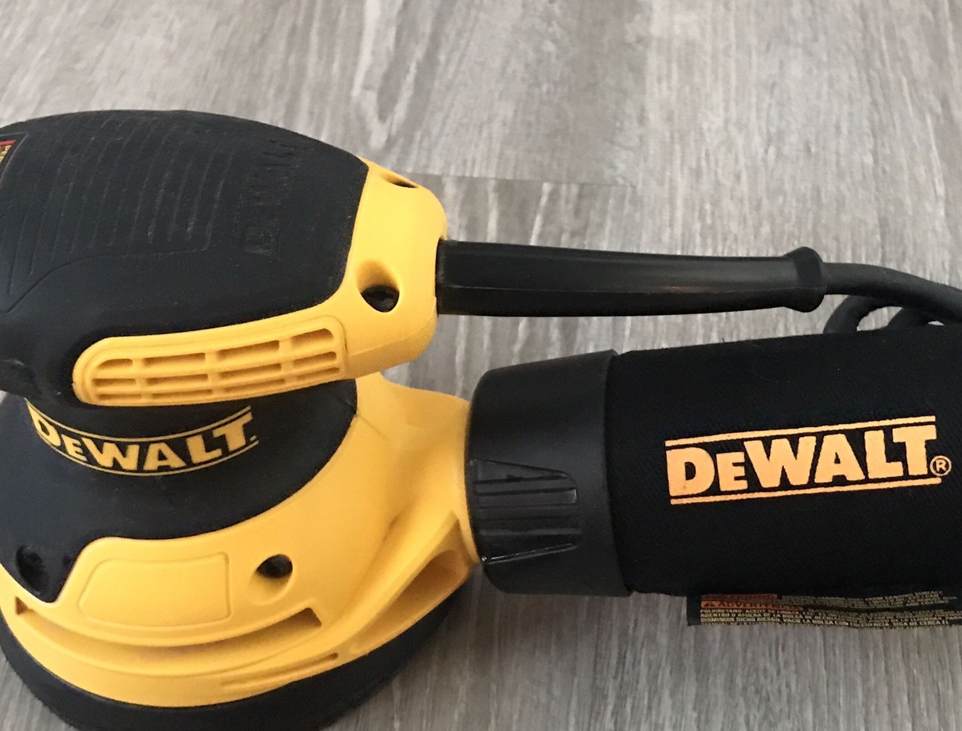 DeWalt 5" Single Speed Random Orbital Sander - PSA pad