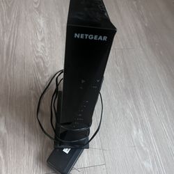 Netgear AC1750 WIFI CABLE MODEM 