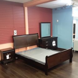 New Solid Wood 4 Piece Queen Bedroom Set Queen Bed Frame Dresser Mirror And Nightstand