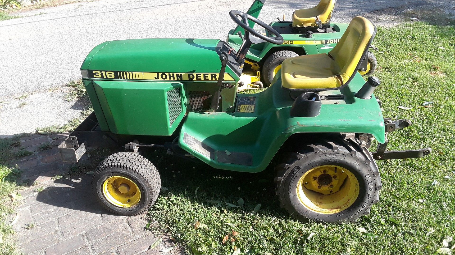 John Deere 316 318 mower garden tractor