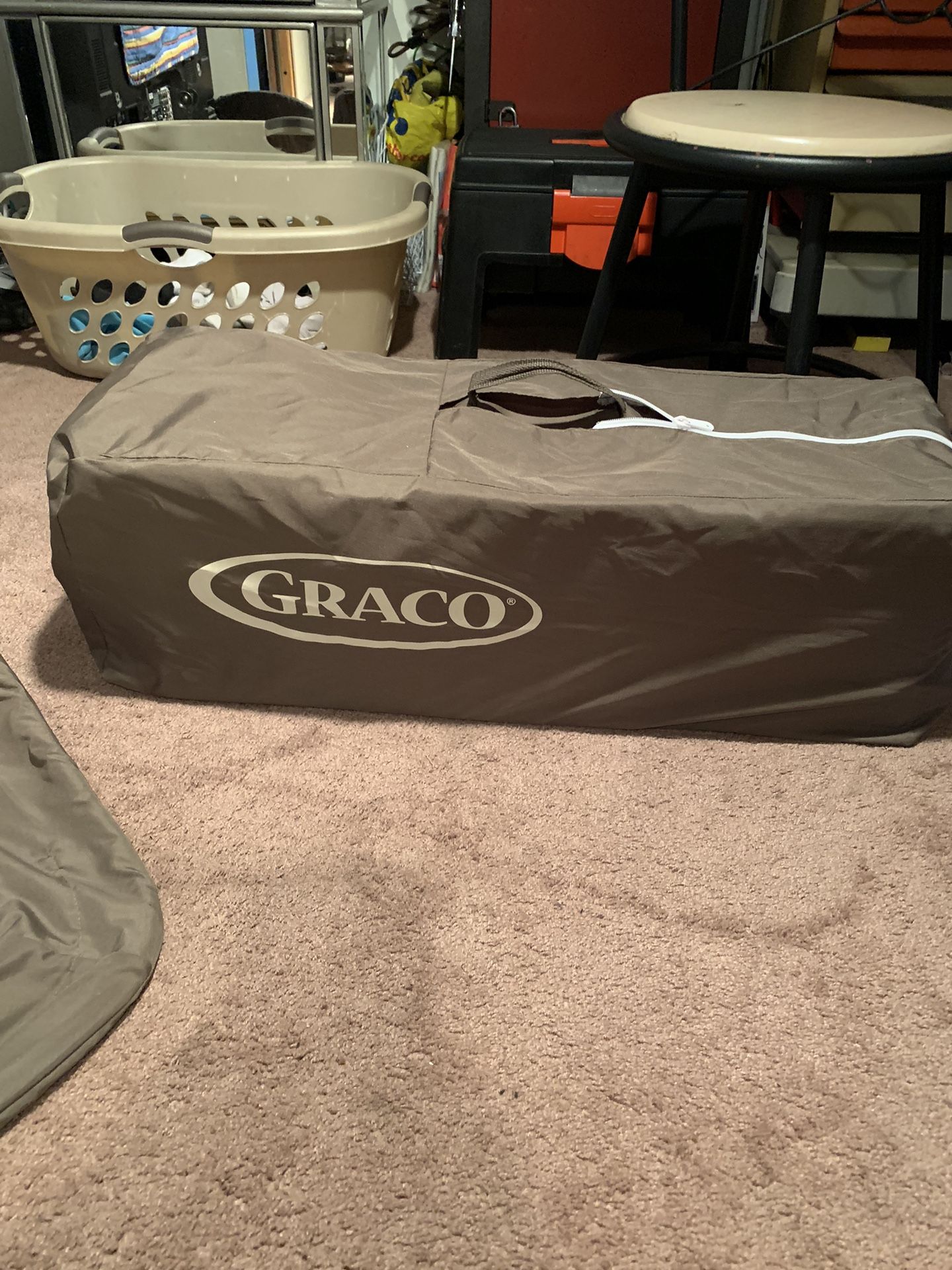 Graco Pack and Play With Changing Table At