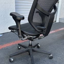 Office Chairs 