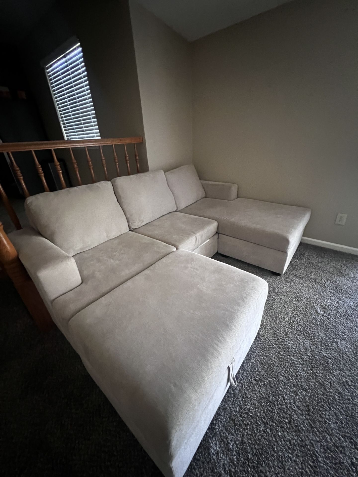 Sectional w/Ottoman 