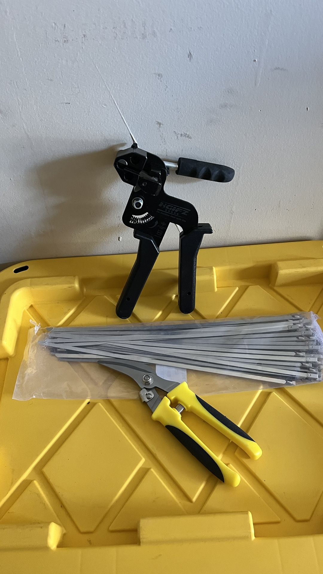 Heavy Steel Cable Tie Tool:Stainless Steel Zip Tie Gun, Metal Tie Wrap Gun Kit, Duty Outdoor Adjustable Fastening Cutting Tie Tool Sets with 100pcs Se