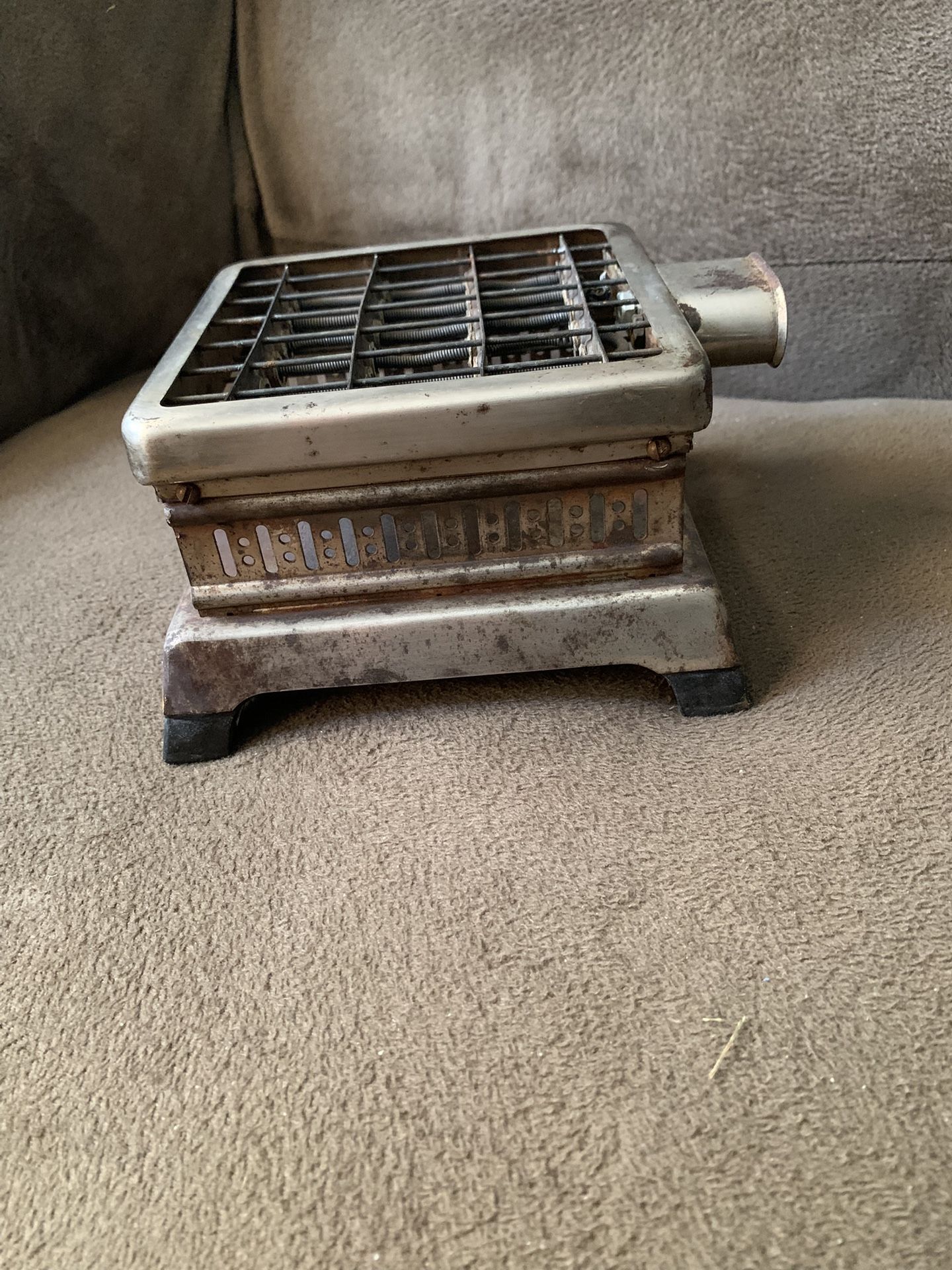 Antique American Beauty Glower Stove