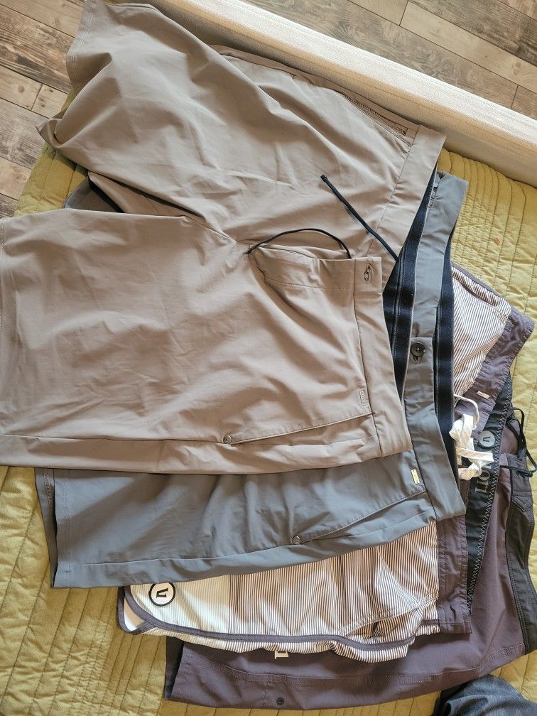 Vouri Men's Clothes Sized LG