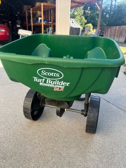 Scotts Turf Builder Spreader With Edgeguard