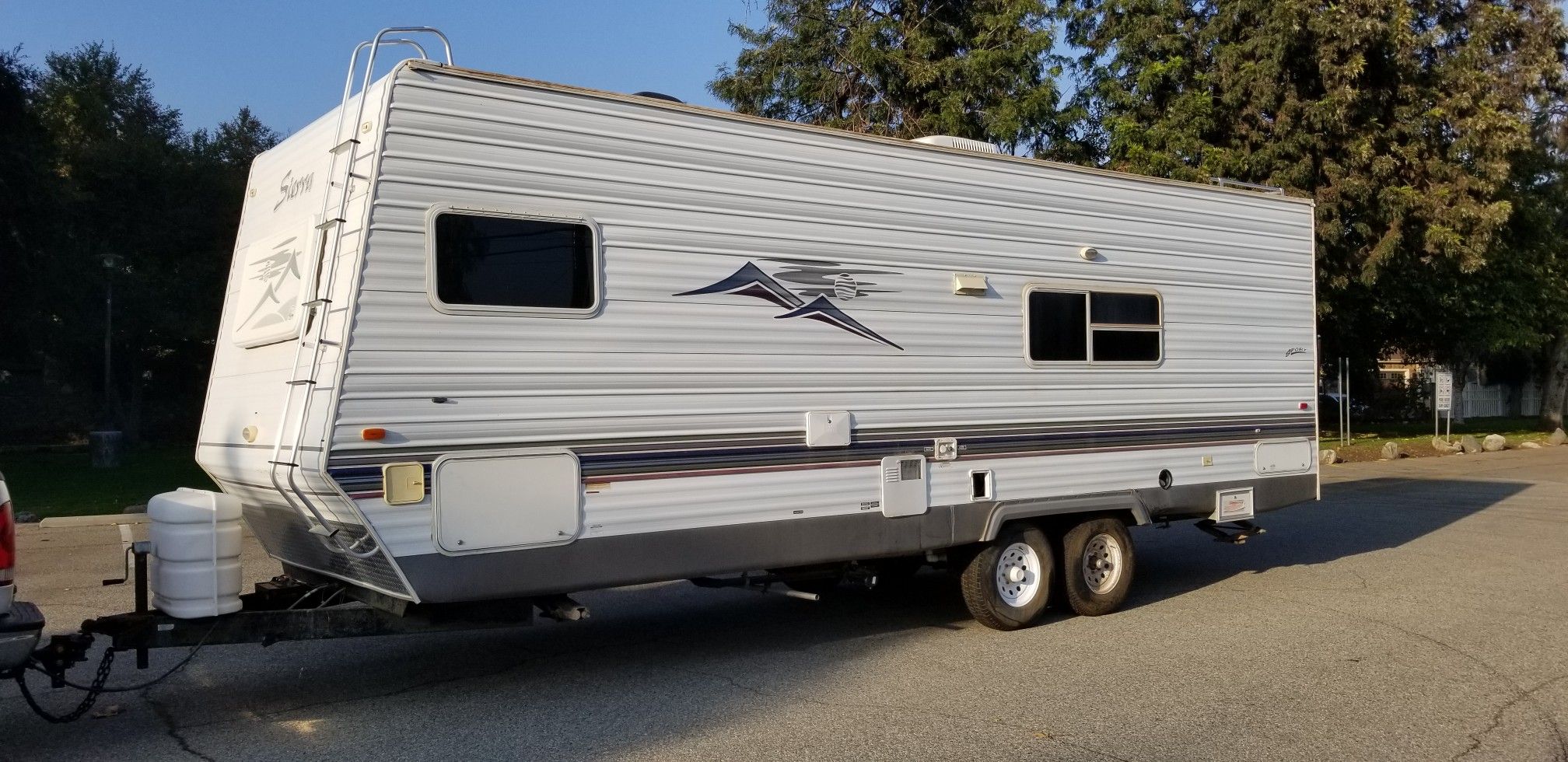 2004 26 ft Sierra Toy Hauler