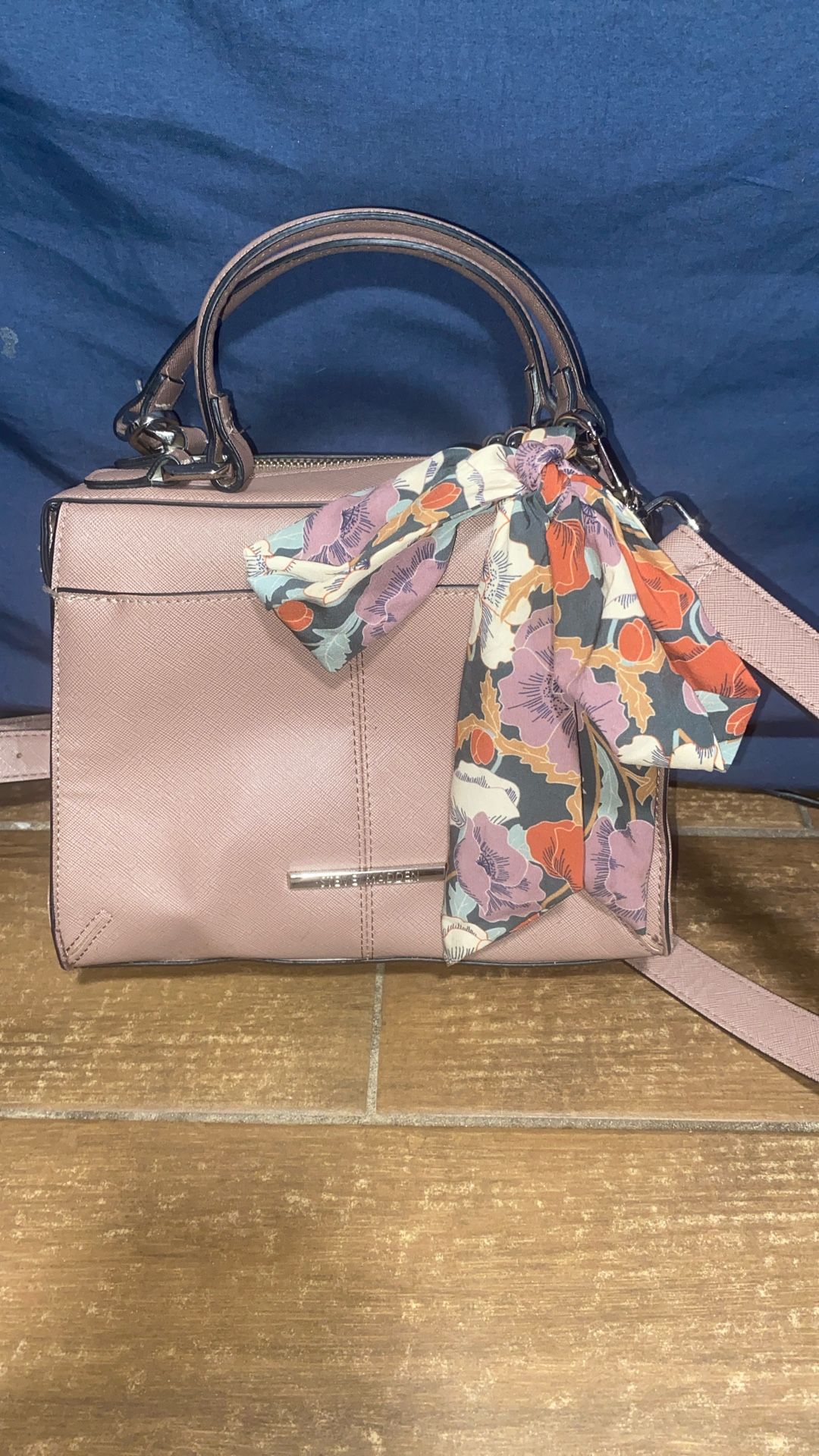 Nude pink Steve Madden Cross body bag/purse. Tons of storage, interchangeable purse scarf, and adjustable/removeable Cross body strap.