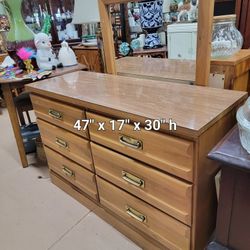 Dresser With Mirror 6 Drawers Like New