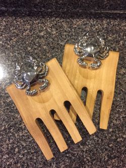 New bamboo salad hands with crab emblem