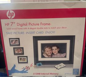 Go 7” digital photo frame