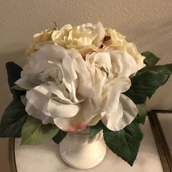 BEAUTIFUL FAUX Y/W ROSES WITH VASE