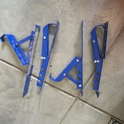 10 Roof Brackets