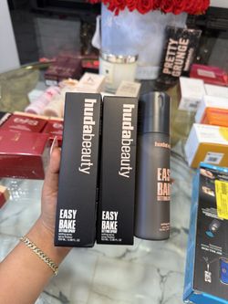 HUDA BEAUTY Easy Bake Blurring Setting Spray with 16-Hour Wear FIRM PRICE