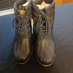 RAIN BOOTS SIZE 7 NAVY BLUE
