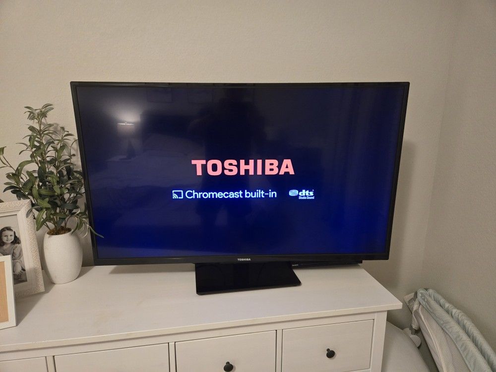 Toshiba 50" LED w/ Chromecast Built-in - 4K UHD TV+ Roku Firestick