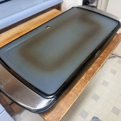Like new Oster diamond force 10x20 griddle