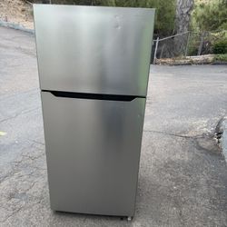 Household Refrigerator Fridge Freezer Great For Garage (free local delivery)