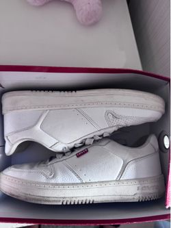 Levi's Drive Lo leather sneakers in white.