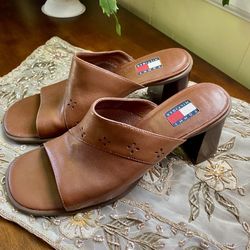 Women’s Size 7.5 Tommy Hilfiger Wedge Heels 