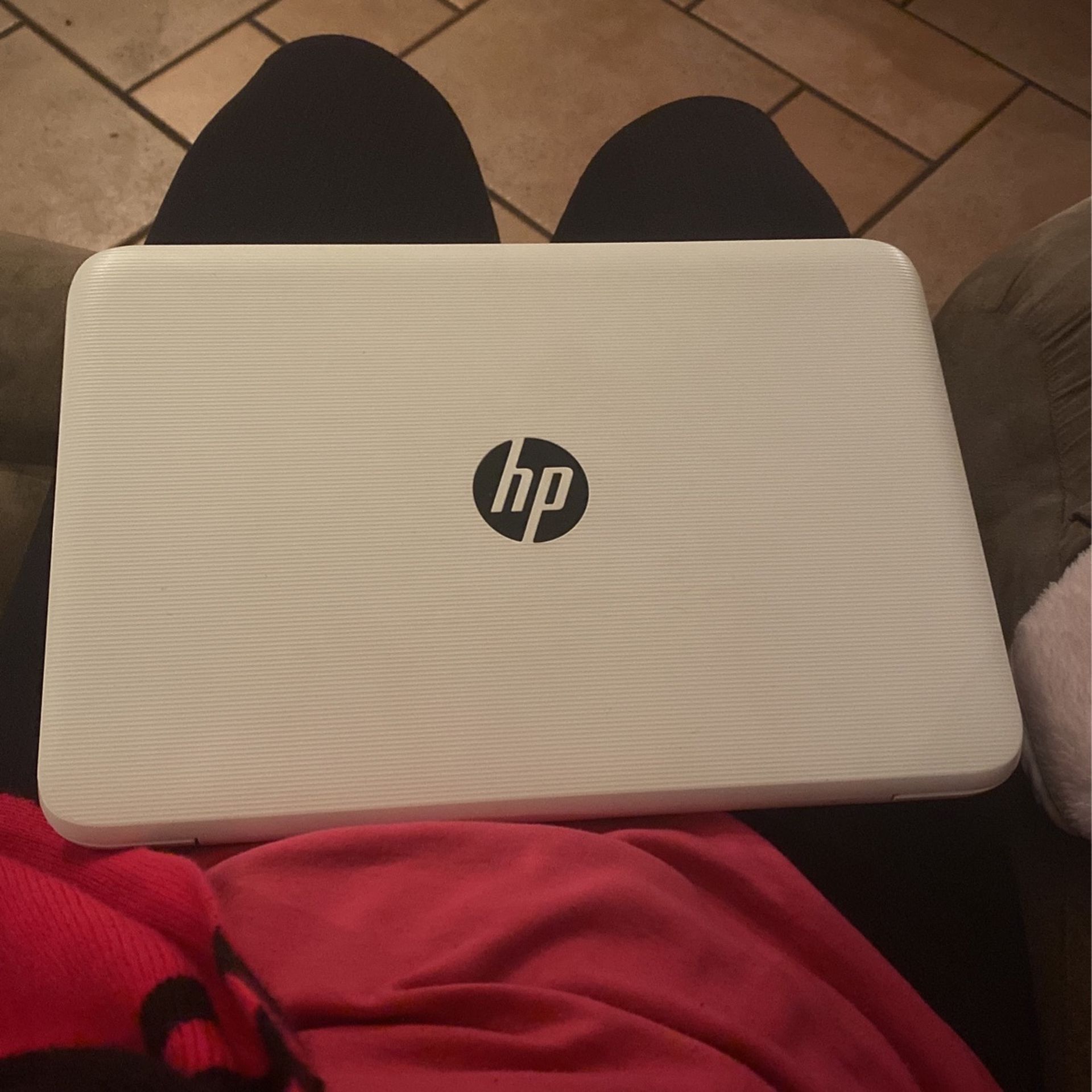 HP Laptop 27GB -