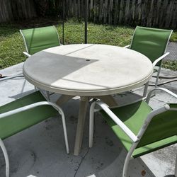 4 Outdoor Chairs 