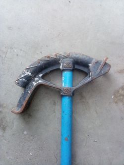 Pipe bender