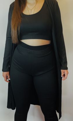 Sizes S-L. Message me to check if preferred size is available. 3 Piece Set. 2 Different Colors Available.