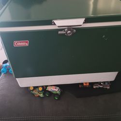 Vintage Coleman Ice chest 