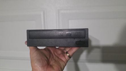 Toshiba Samsung Storage Technology (TSST) internal DVD writer, model TS-H653.