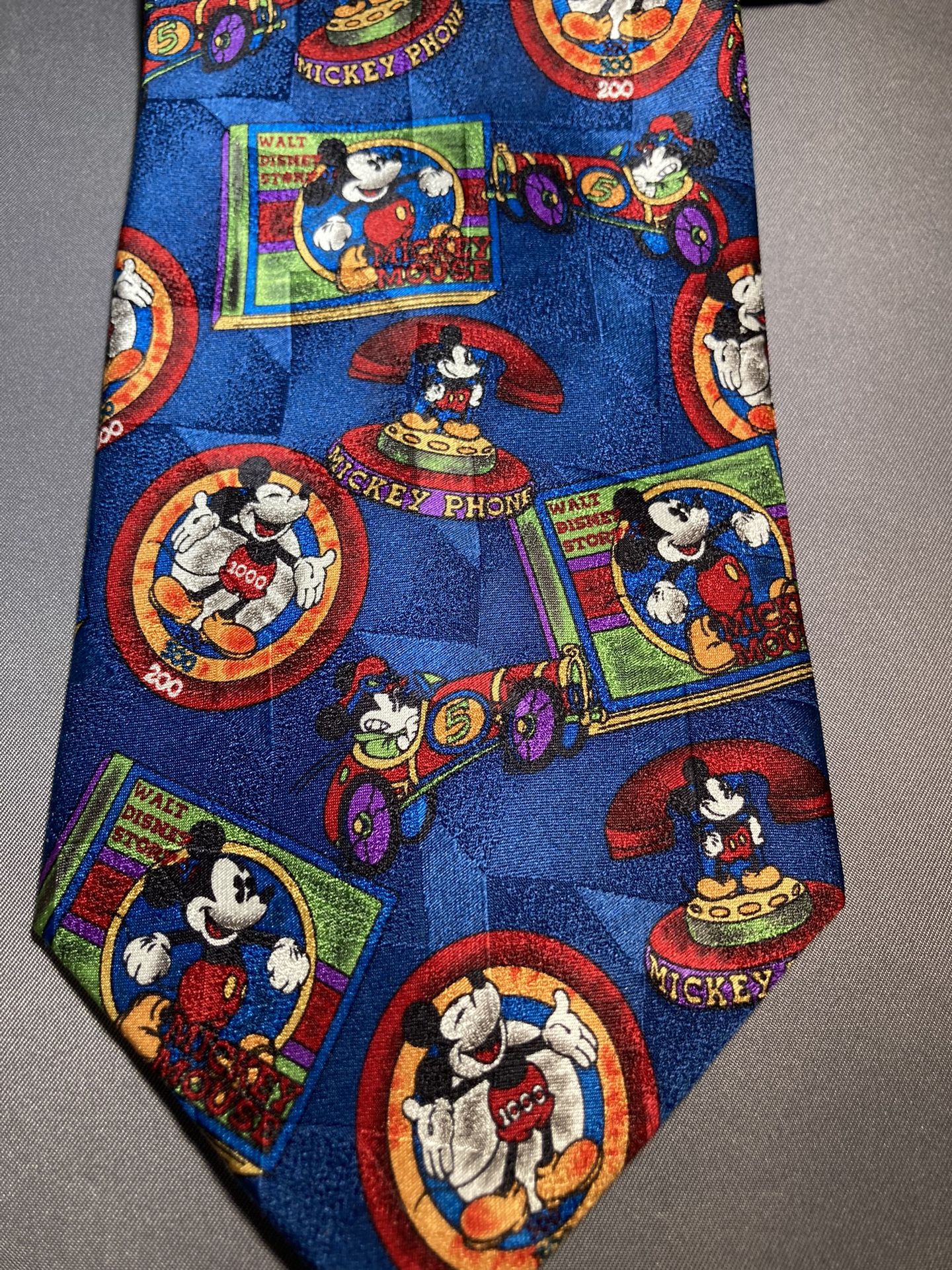 Men’s Mickey & Co. Van Heusen Darts & Derby 100% Silk Necktie 