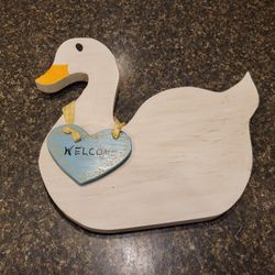 Wood sign goose approx 10x10"