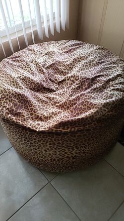 Bean bag memory foam in great condition