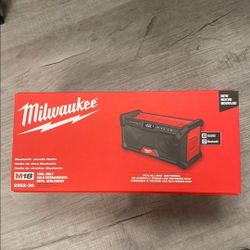 M18V Lithium-Ion Cordless Jobsite Radio
