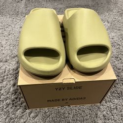 Yeezy Slides 