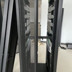 AP3100 APC Server Rack