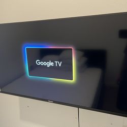 40” Hisense Google Smart TV w/ Wall Mount
