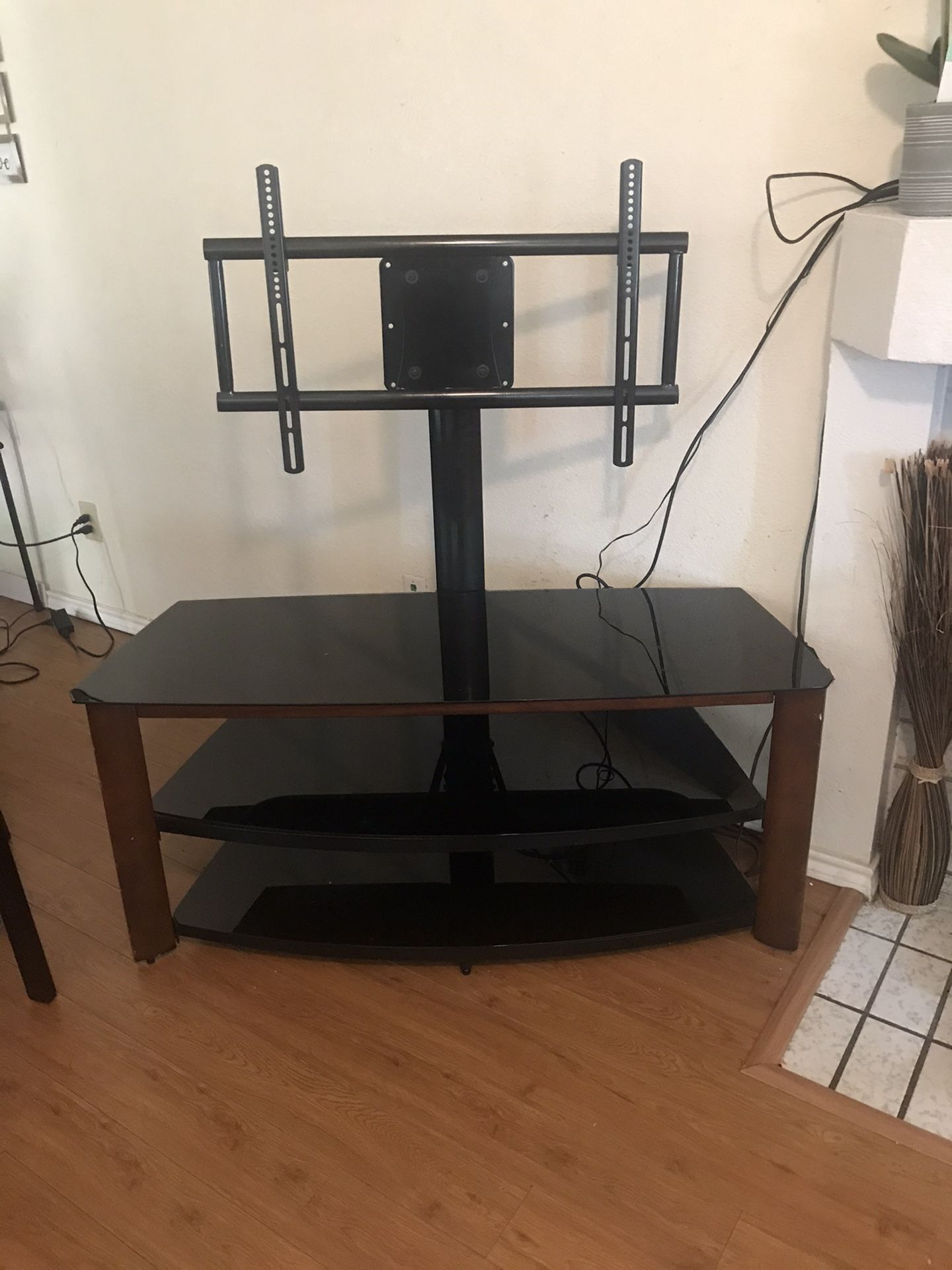 Rotating tv stand with mount