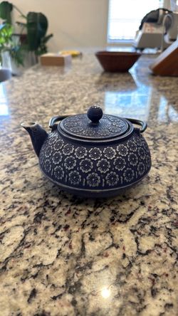 Cast iron tea pot