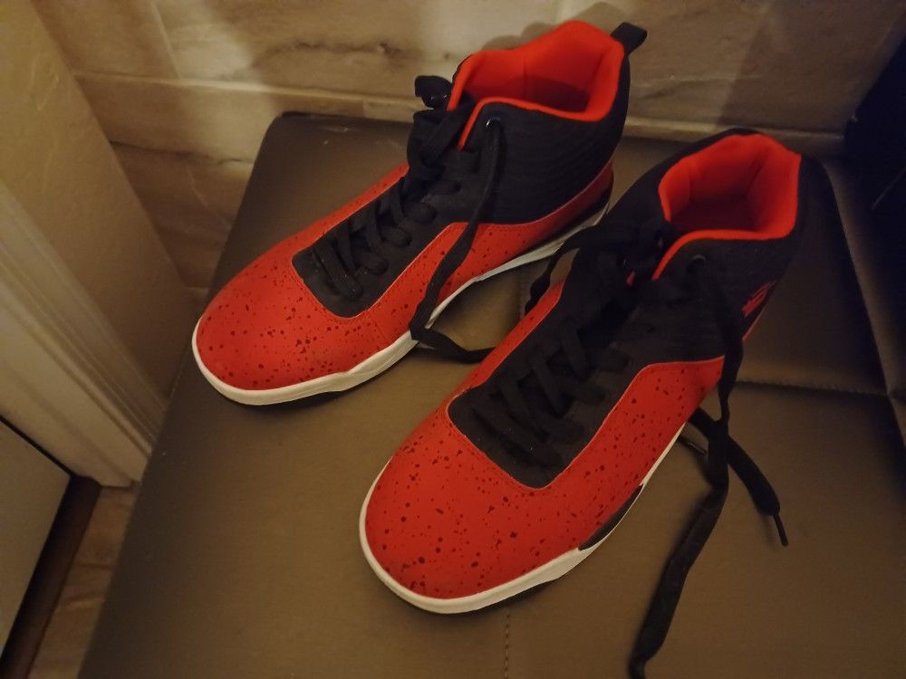 MENS SNEAKERS SIZE 9 DREAM SEEK 5.00