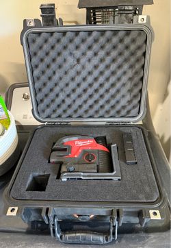 Milwaukee M12 12-Volt Lithium-Ion Cordless Green Cross Line and 4-Points Laser
