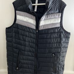 Fabletics Black/White/Grey Athletic Puffer Vest - Size M