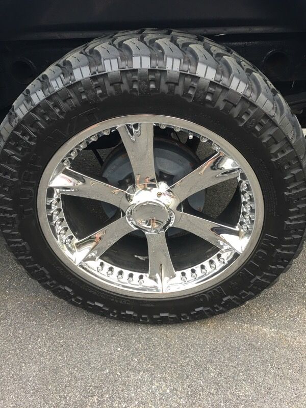 22" Chrome Giovanna Anzio rims on 35"s