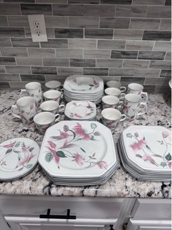 Vintage piece mikasa silk flowers 44 piece dinnerware set china