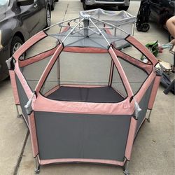 Baby play pen for outdoors