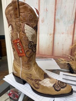 NEW COWBOY BOOTS TAN SIZE AVAILABLE 4.5,5,6,9.5,10